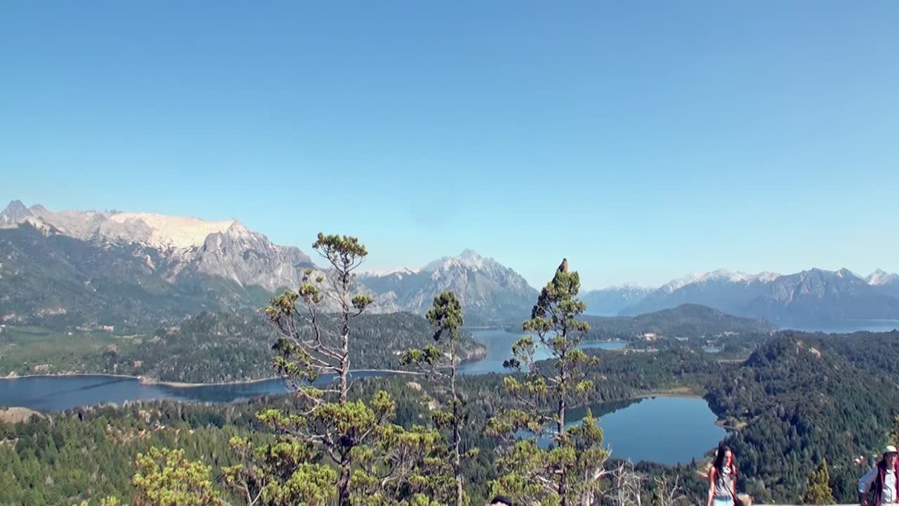 美丽的巴塔哥尼亚山湖视频素材