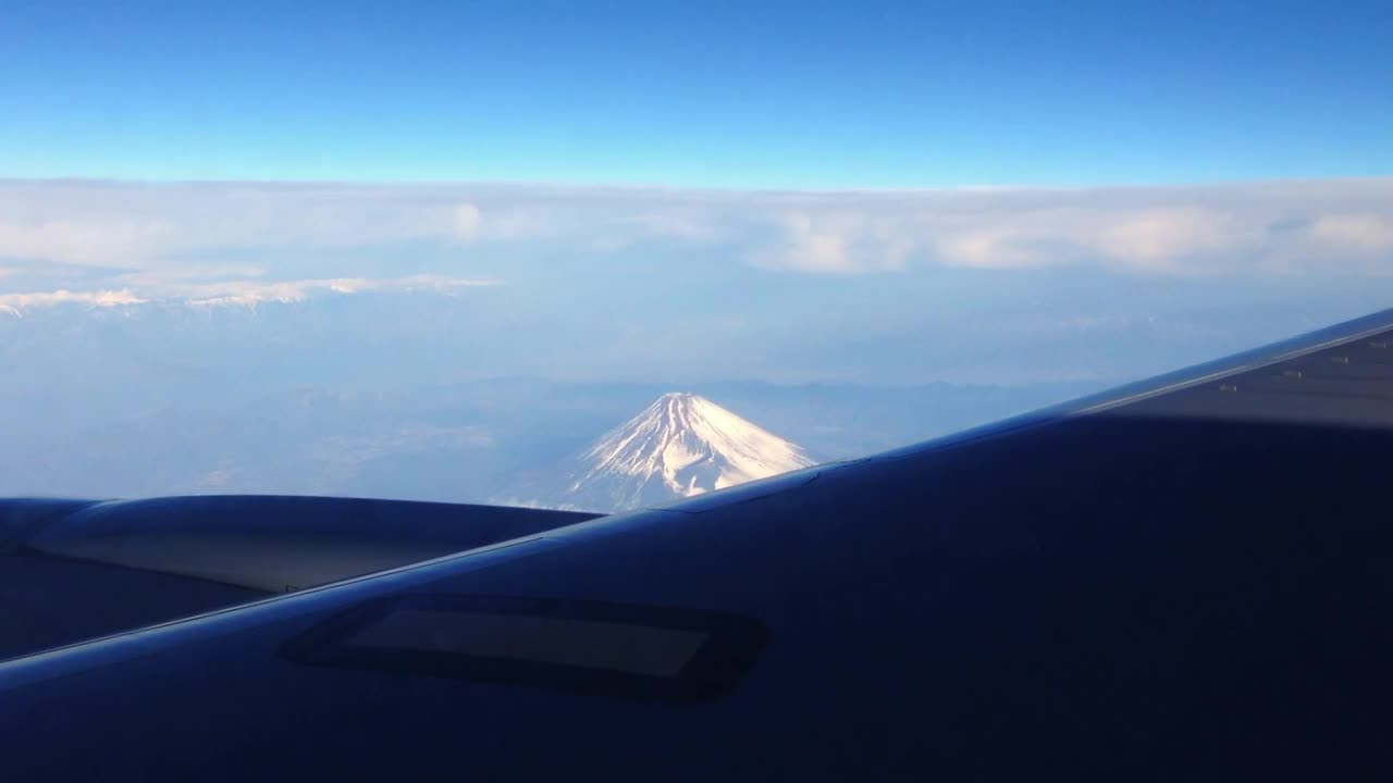 从飞机上看富士山视频下载