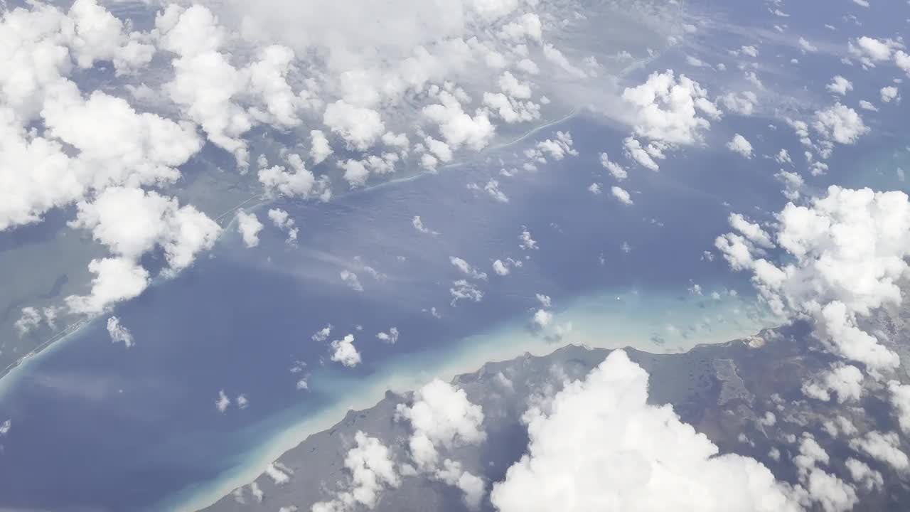 加勒比海群岛的飞机视图视频素材