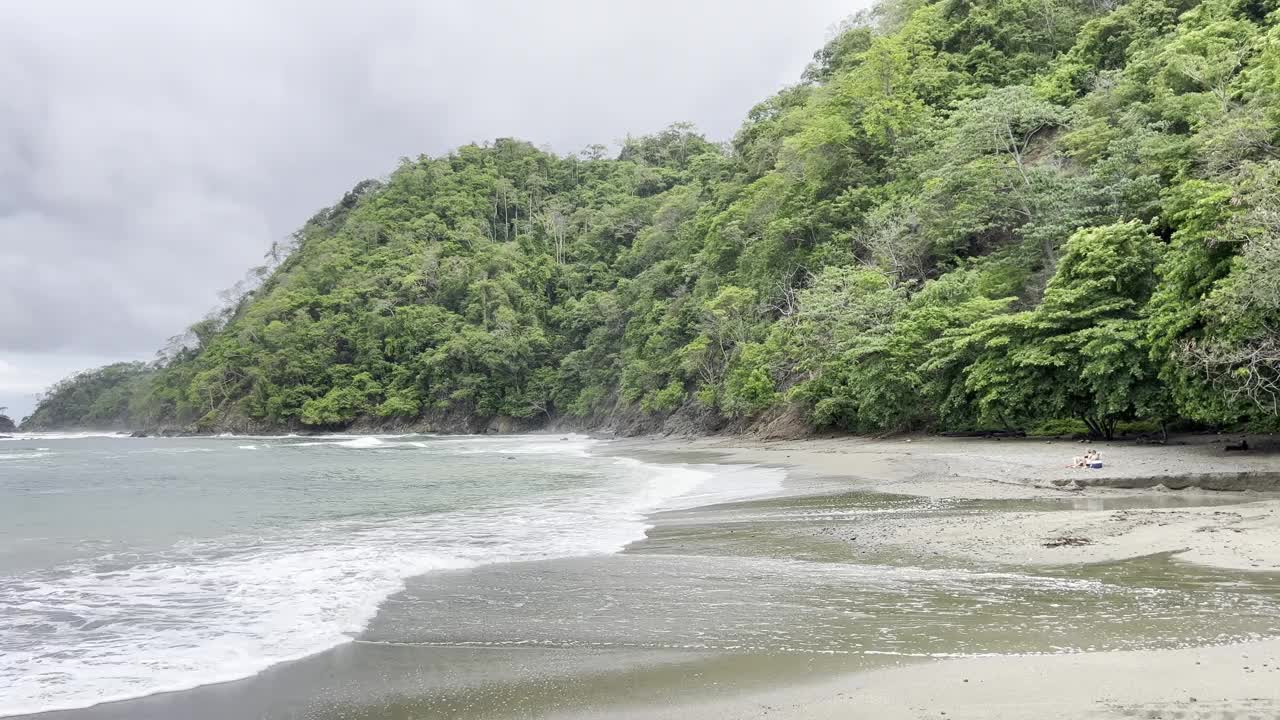 哥斯达黎加海滩靠近赫拉杜拉湾视频下载