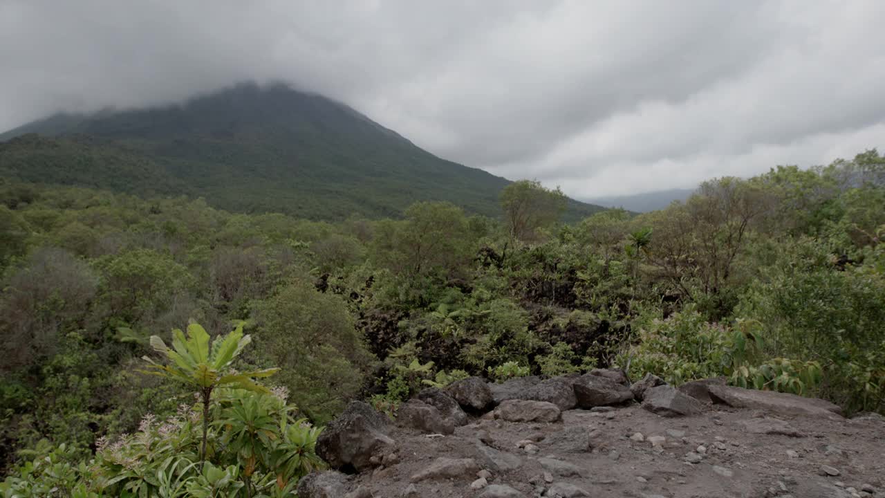 哥斯达黎加埃尔阿雷纳尔火山视频素材