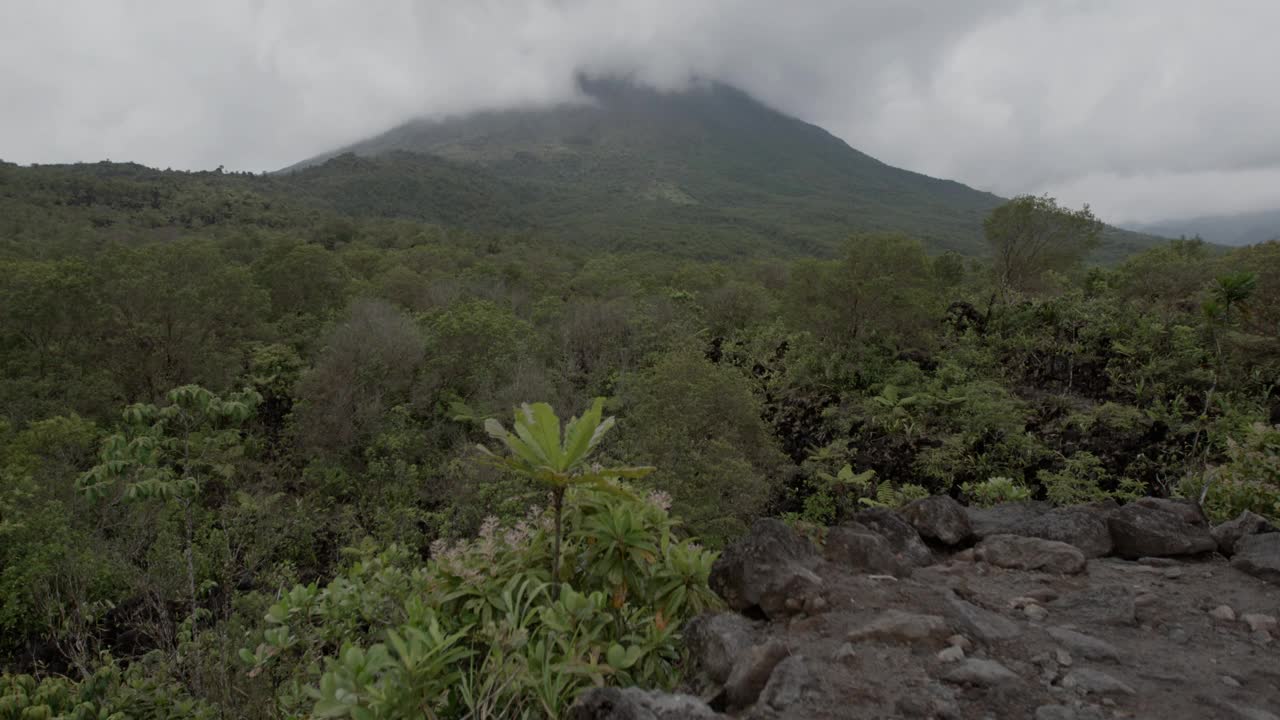 哥斯达黎加埃尔阿雷纳尔火山视频素材