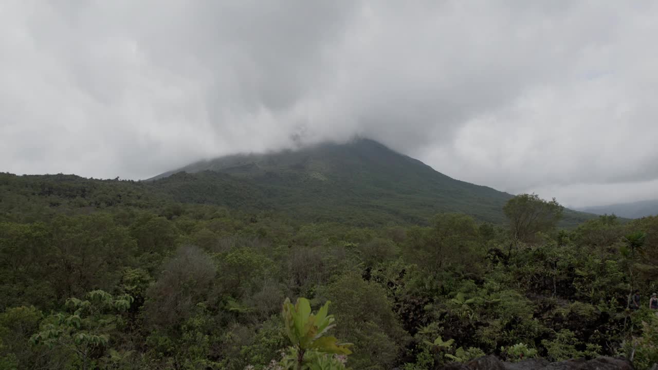 哥斯达黎加埃尔阿雷纳尔火山视频素材