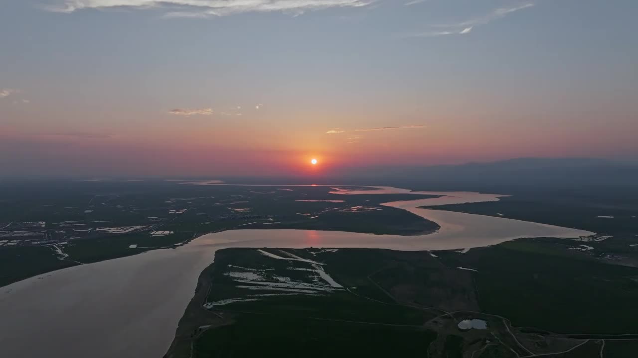 中国黄河日落鸟瞰图视频下载