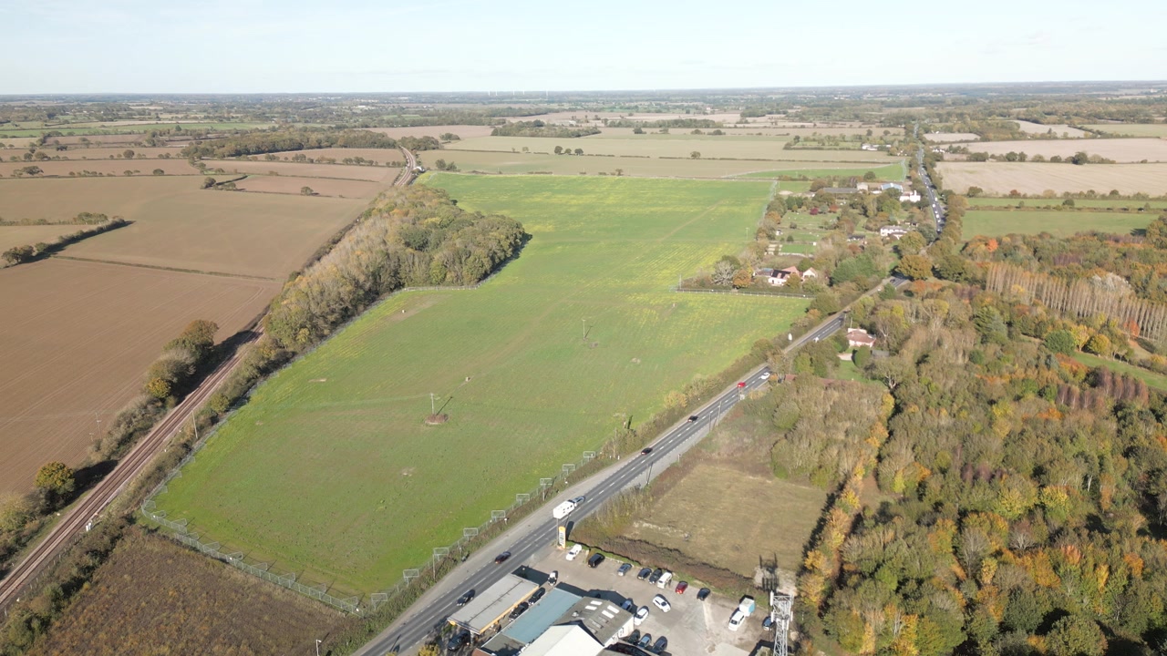 Sizewell C - 停车场提案地点 - Darsham - 萨福克 - 英国（镜头向左移动）视频素材画面3