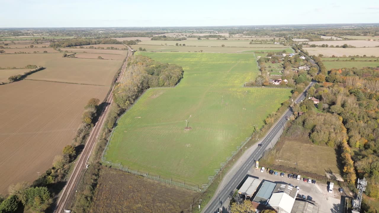 Sizewell C - 停车场提案地点 - Darsham - 萨福克 - 英国（向右跟踪）视频素材画面1