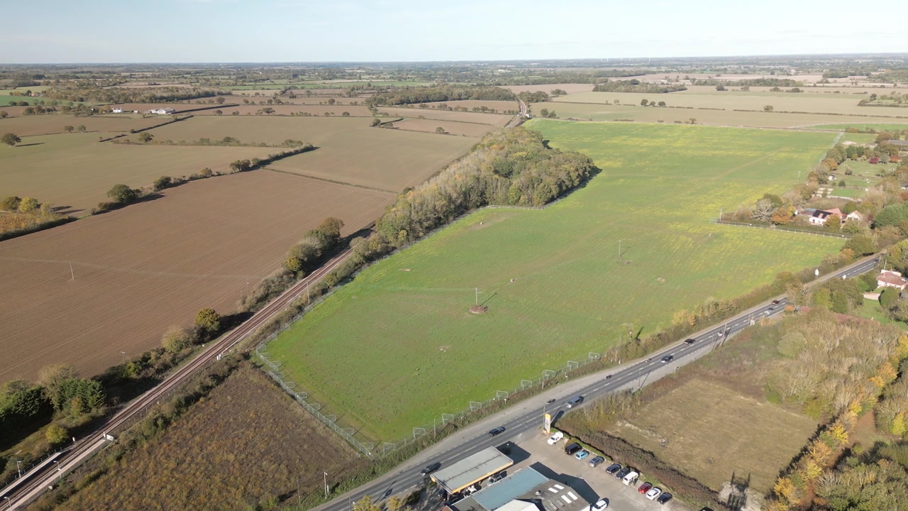 Sizewell C - 停车场提案地点 - Darsham - 萨福克 - 英国（向右跟踪）视频素材画面2