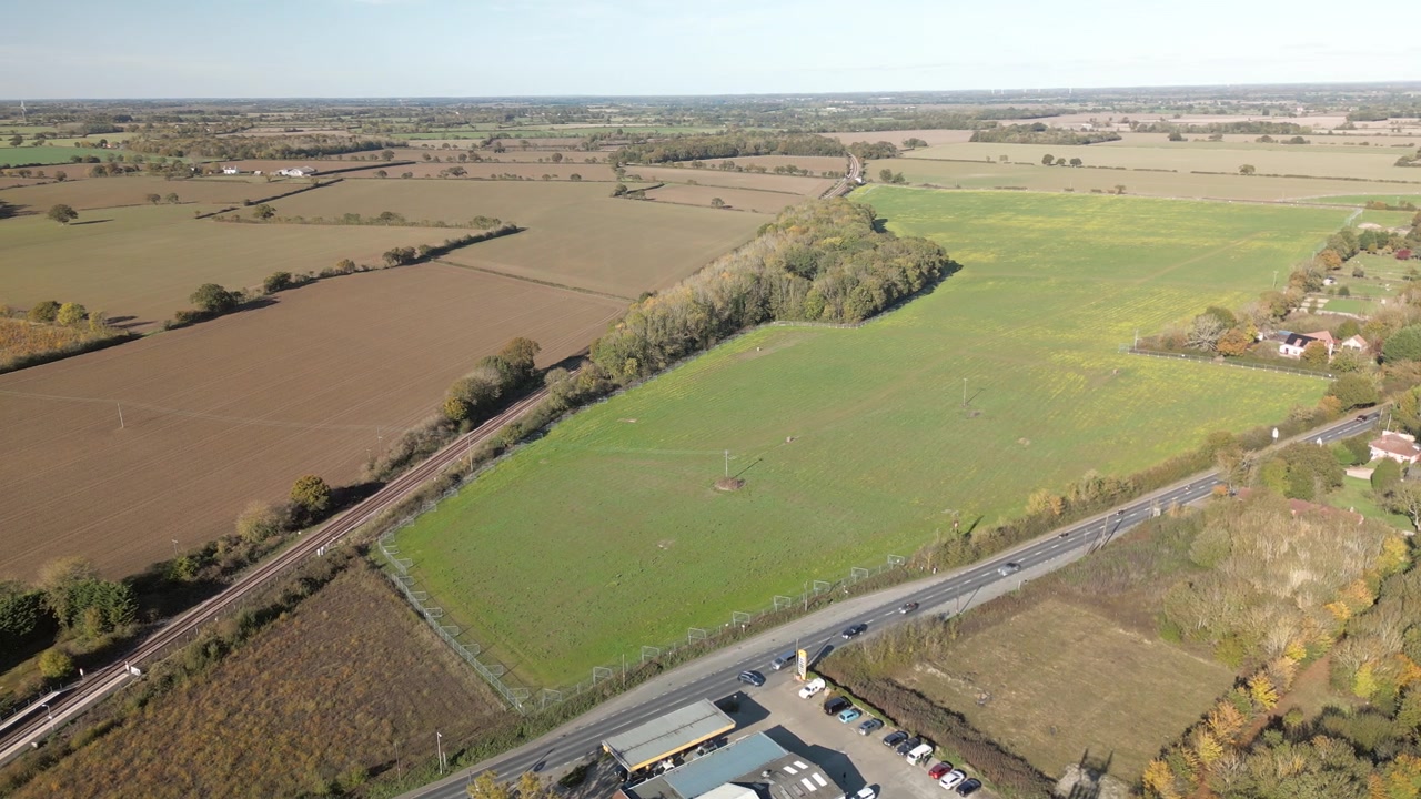 Sizewell C - 停车场提案地点 - Darsham - 萨福克 - 英国（向右跟踪）视频素材画面3