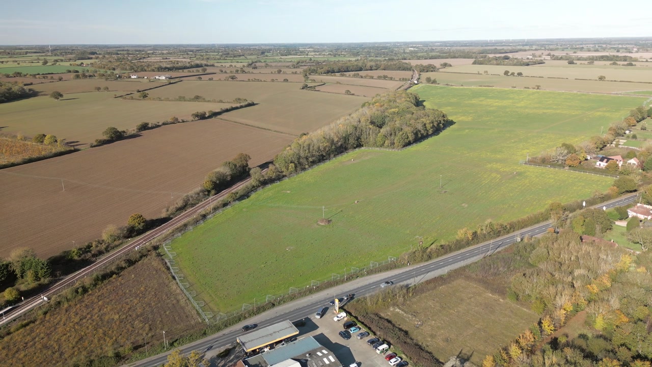 Sizewell C - 停车场提案地点 - Darsham - 萨福克 - 英国（向右跟踪）视频素材画面4