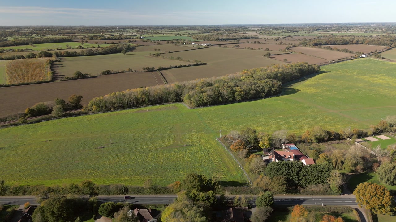Sizewell C - 停车场提案地点 - Darsham - 萨福克 - 英国（向右跟踪）视频素材画面3