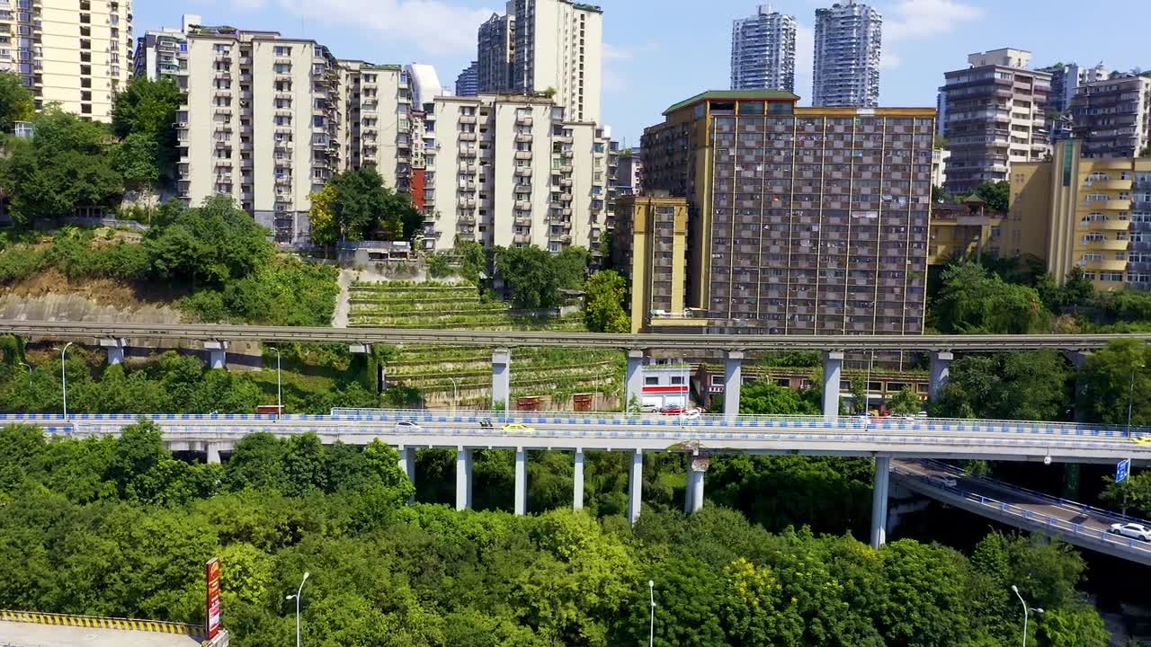 嘉陵江大桥、渝澳大桥、牛角沱立交桥、长江，重庆，中国，亚洲的航拍镜头。视频素材画面4