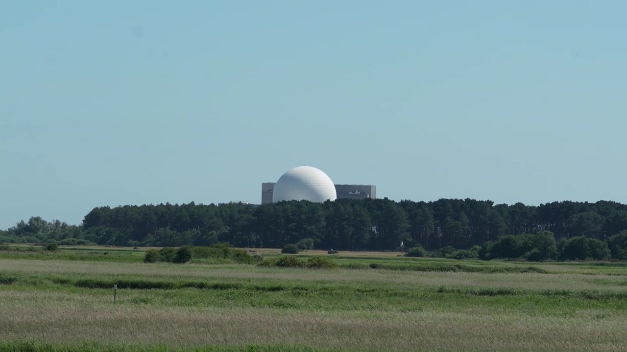 4K视频：位于英国萨福克海岸的Sizewell B核电站。视频素材画面3