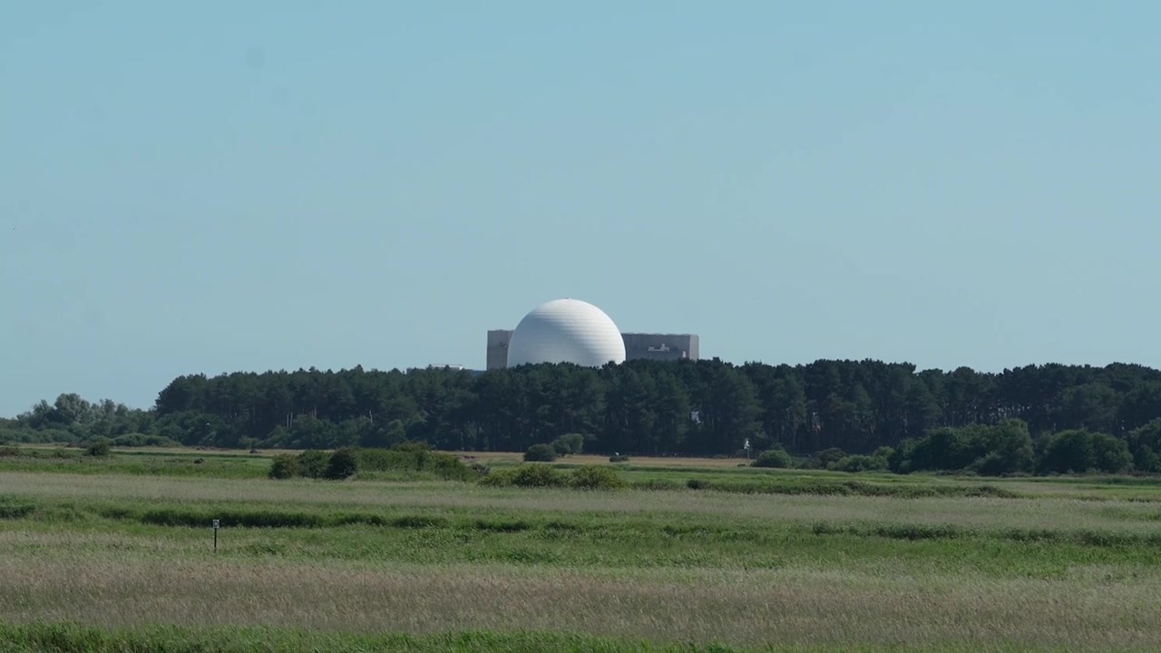 4K视频：位于英国萨福克海岸的Sizewell B核电站。视频素材画面4