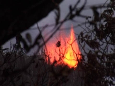 火山口喷发1视频下载