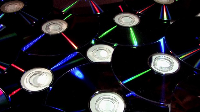 旋转CD/DVD光盘-宽视频素材画面4