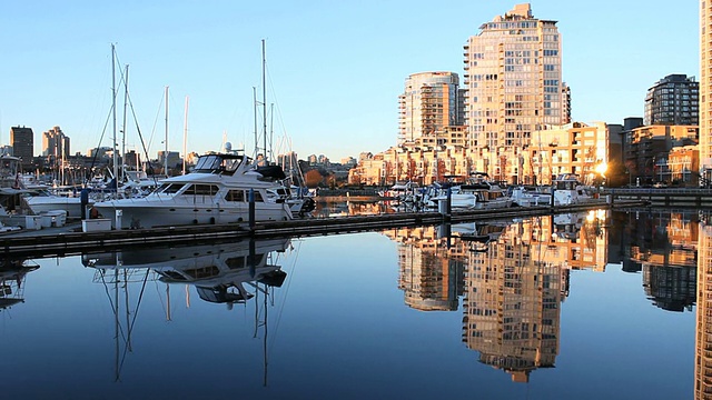 Yaletown Condos and Marina Morning，温哥华视频素材