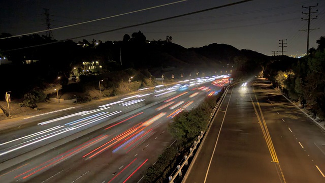 夜间公路交通视频素材