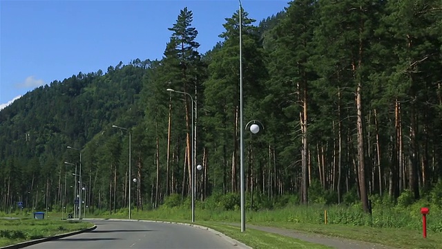 在旅游“Biryuzovaya Katun”的经济特区旅行。视频素材画面2