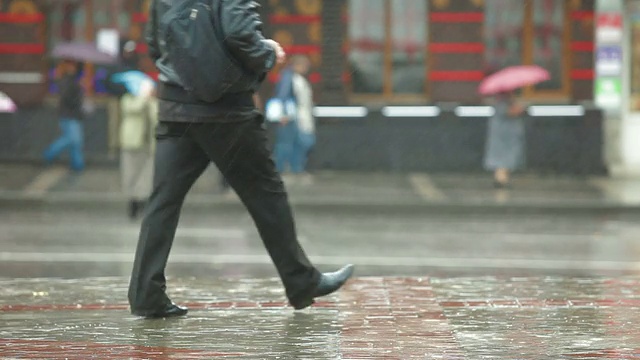 城市里的雨视频素材