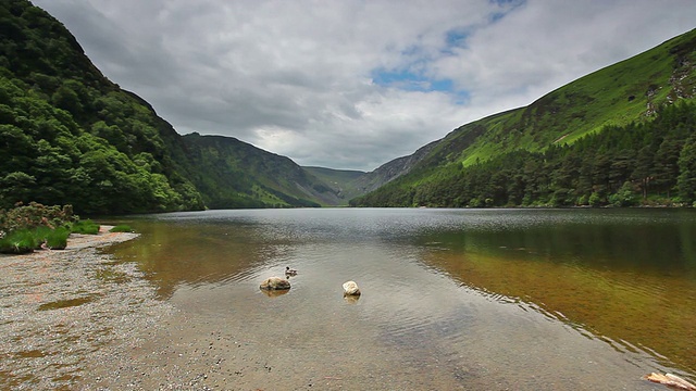 Glendalough湖上视频下载