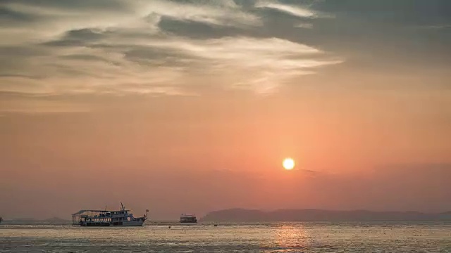 黄金日落KoLan岛芭堤雅海泰国时光流逝视频素材