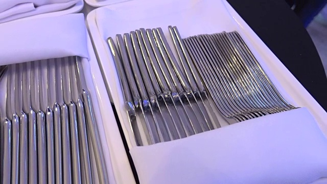 餐具堆放整齐视频素材画面4