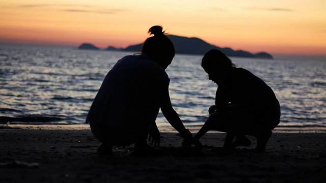 女孩海滩视频素材