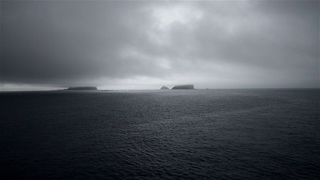 狂风暴雨在海上肆虐视频素材