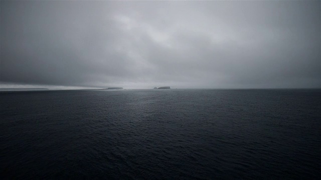 狂风暴雨在海上肆虐视频素材