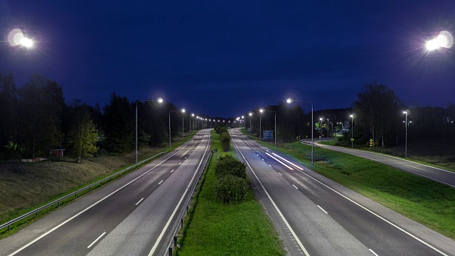 公路时间在黄昏中流逝视频素材