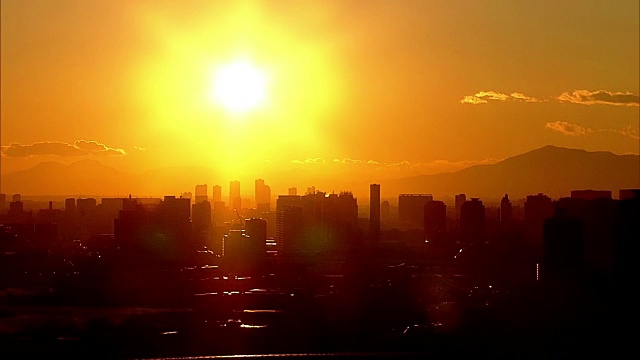 日本日落时分的东京天际线视频素材画面1