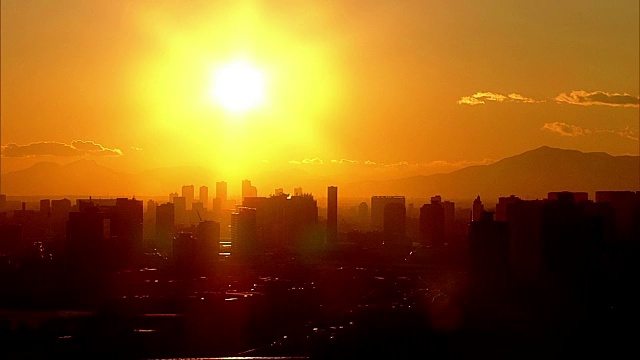 日本日落时分的东京天际线视频素材画面2
