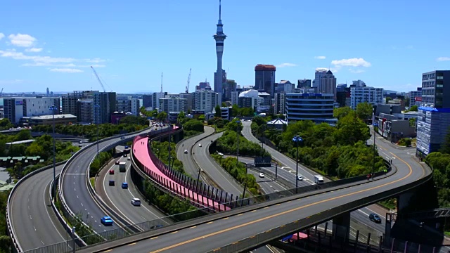 奥克兰城市高速公路交通的城市空中景观视频素材