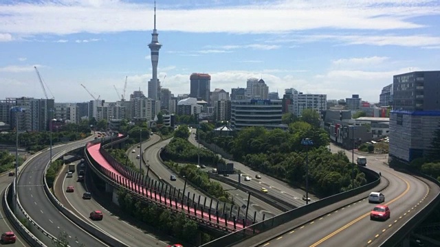 奥克兰城市高速公路交通的城市空中景观视频素材