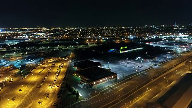 鸟瞰图中心城市费城及周边地区的夜晚视频素材