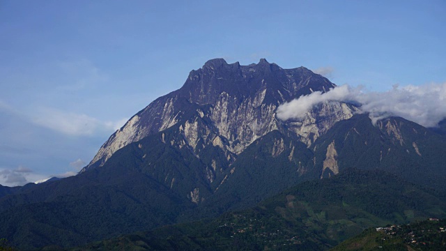 基纳巴卢山和云的时间流逝视频素材