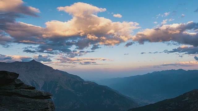 夏季阿尔卑斯山的时间流逝视频素材