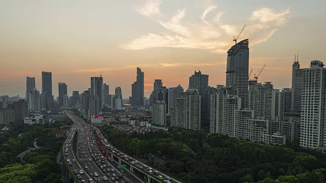 4k-Time lapon——上海夜间城市公路交通视频素材