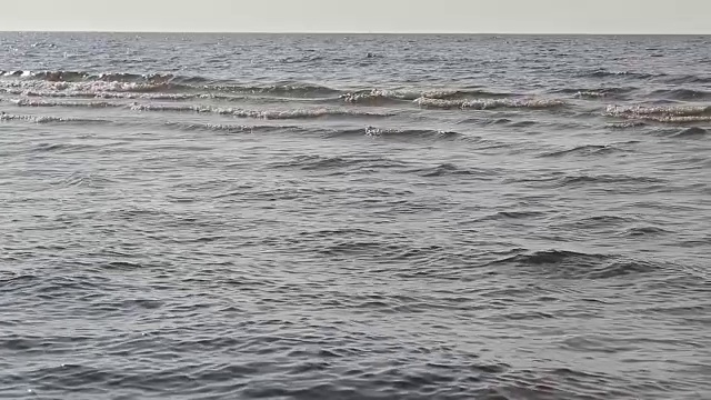 海上的波浪视频素材画面3