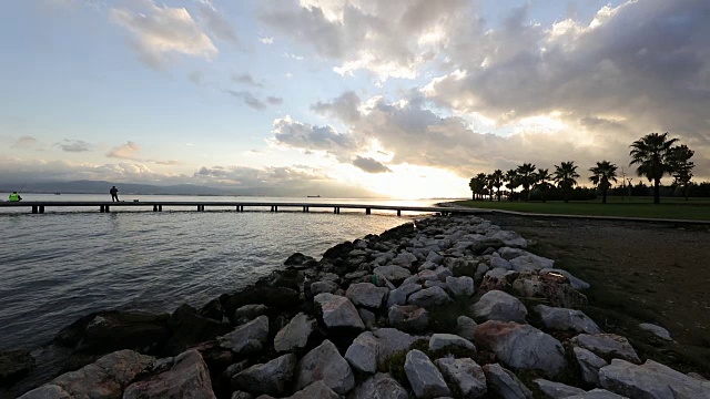 塞卡帕克日落视频伊兹米特市，土耳其视频素材