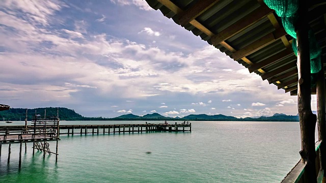 渔人在港口热带海上的时间流逝。视频素材