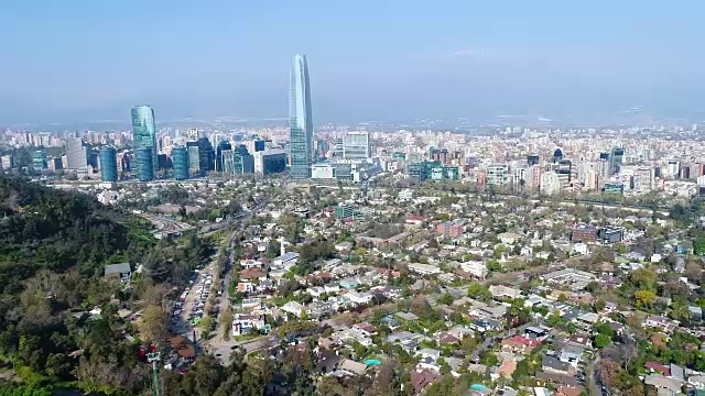 圣地亚哥智利空中全景从圣克里斯托瓦尔山视频素材