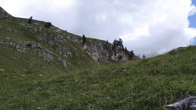 在多洛米特的普埃斯安特萨斯克风景区的时间流逝视频素材