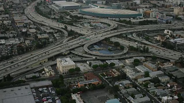 空中俯瞰洛杉矶市中心，CA早晨视频素材