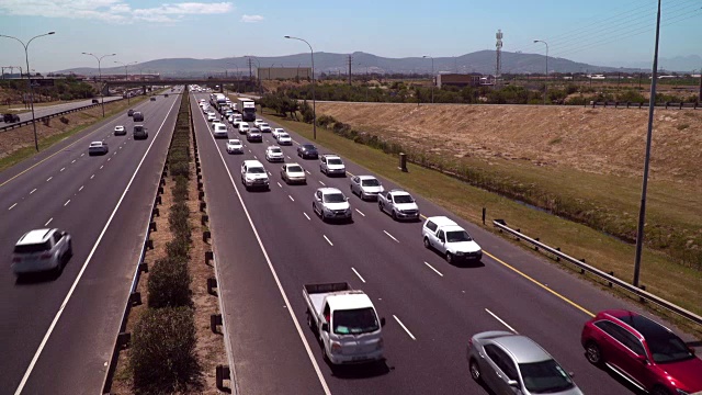 鸟瞰拥挤的公路视频素材