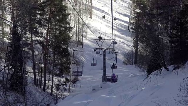 山里的索道视频素材画面1