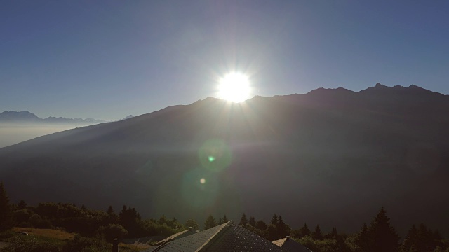 瑞士阿尔卑斯山上的日出视频素材