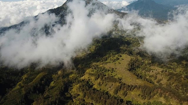 山地景观贾瓦岛，印度尼西亚视频素材