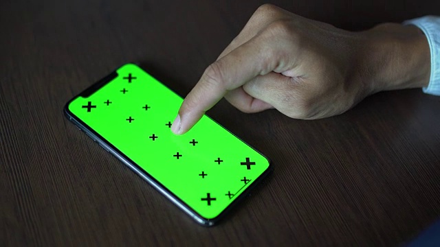 带有绿屏色度键的iPhone x视频素材画面3