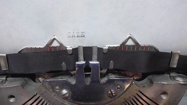 用打字机打字视频素材画面3
